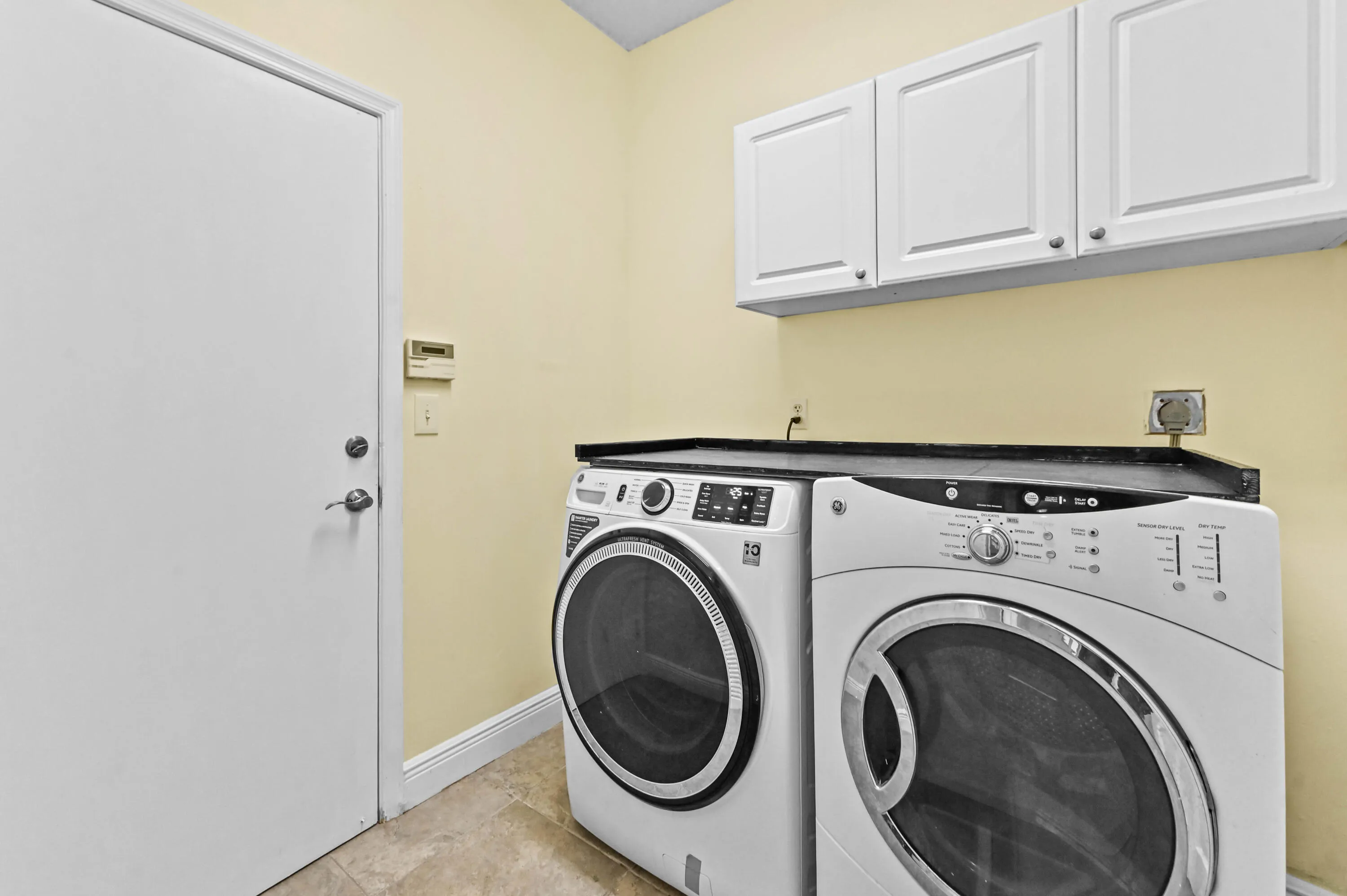 13 Laundry room 01