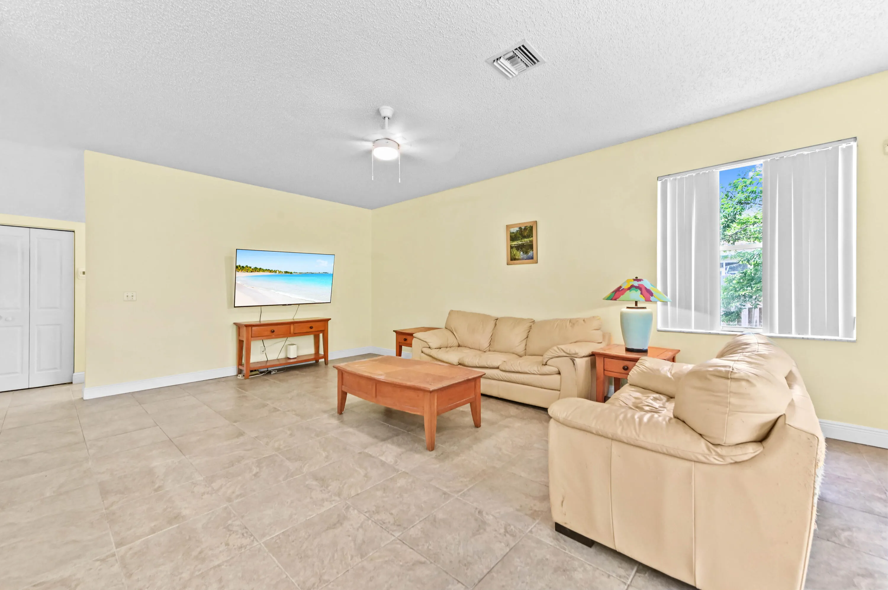 17 Living room 03