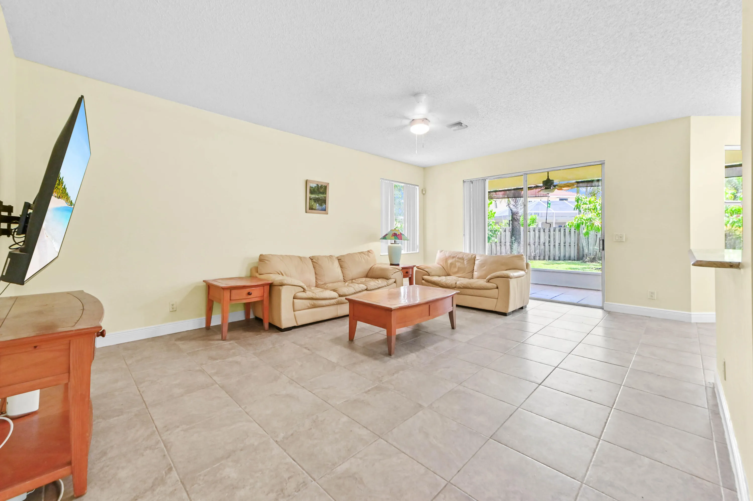 15 Living room 01