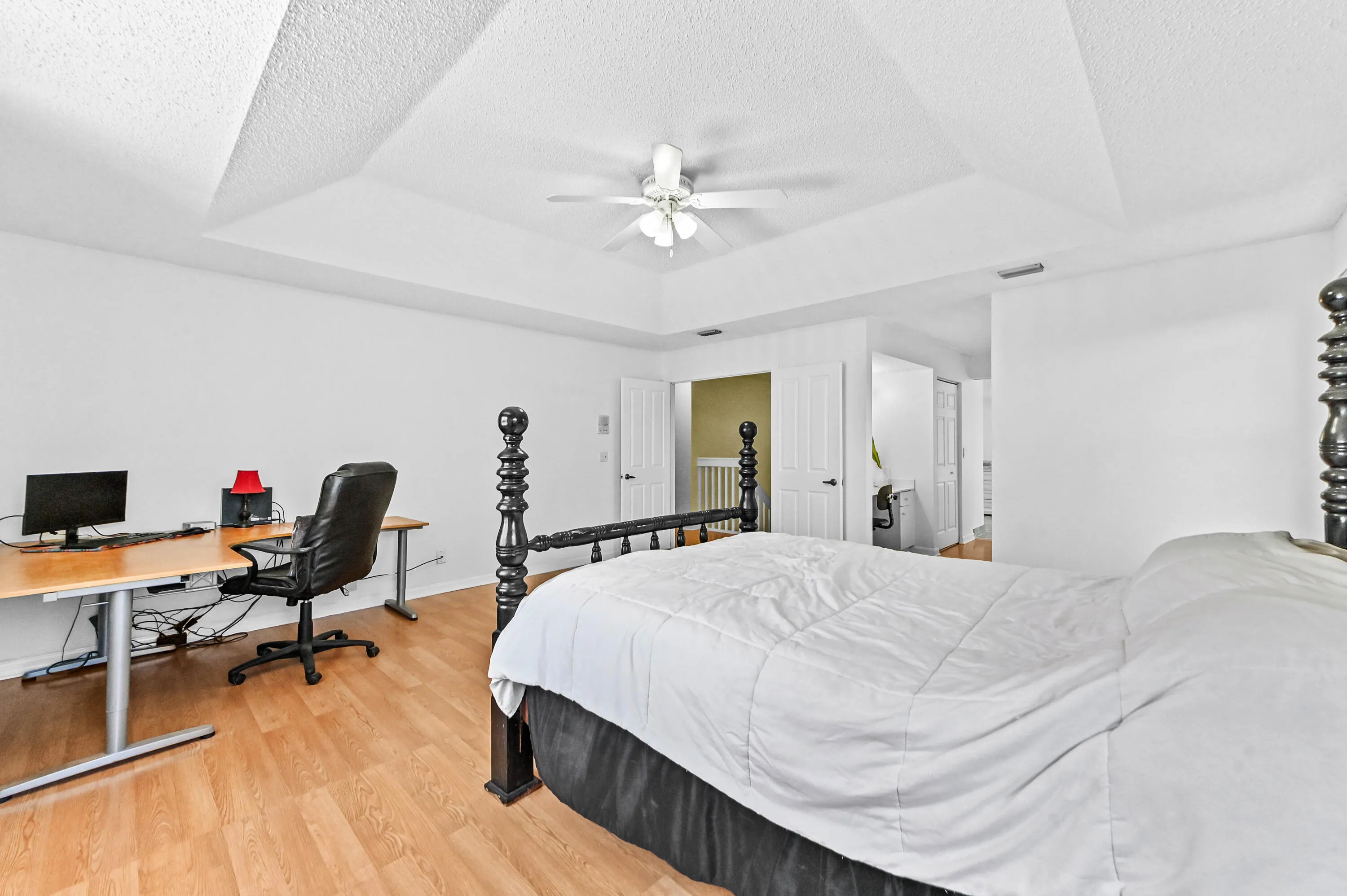 31 Bedroom 08