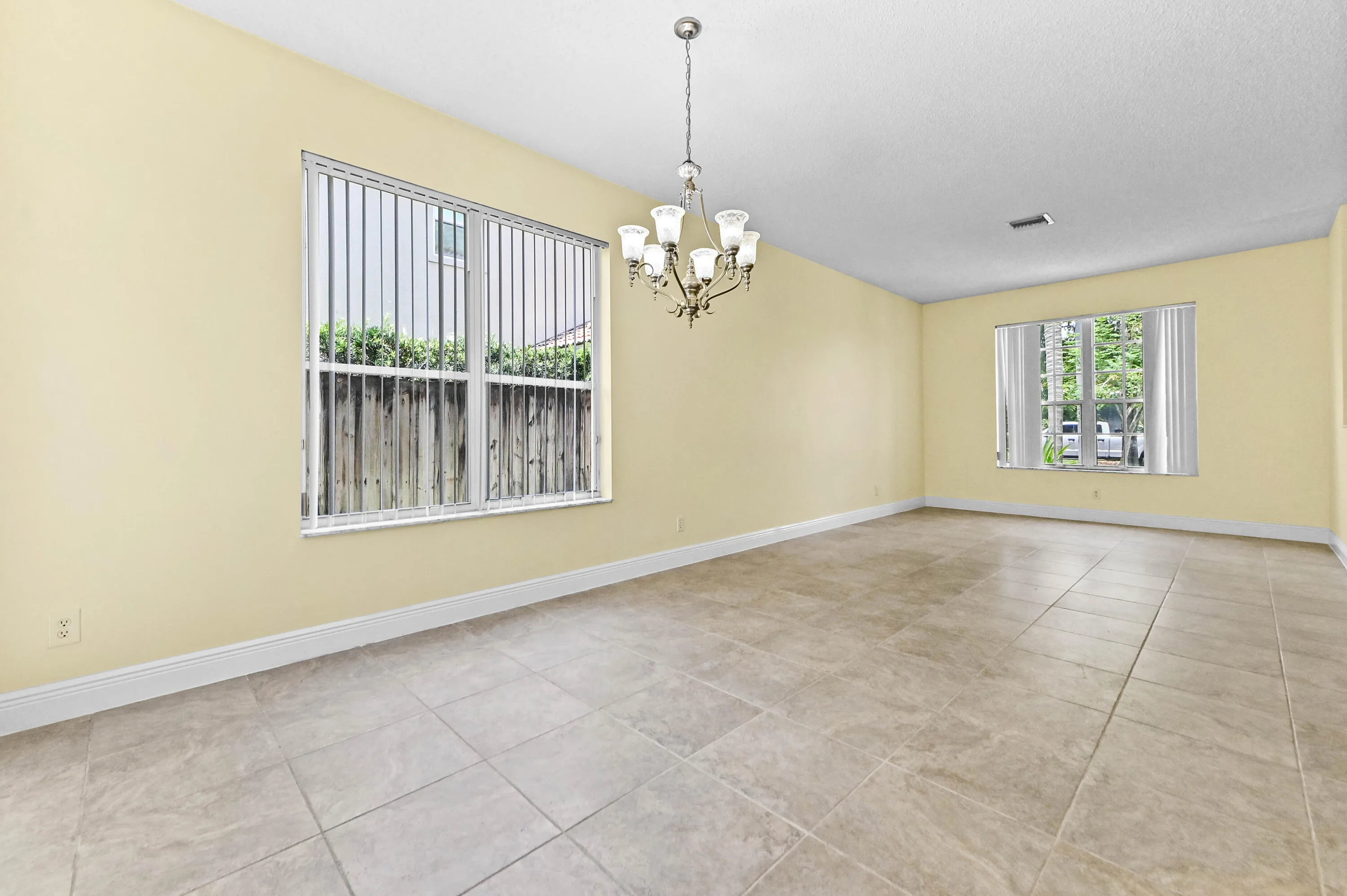 10 Dining area 02