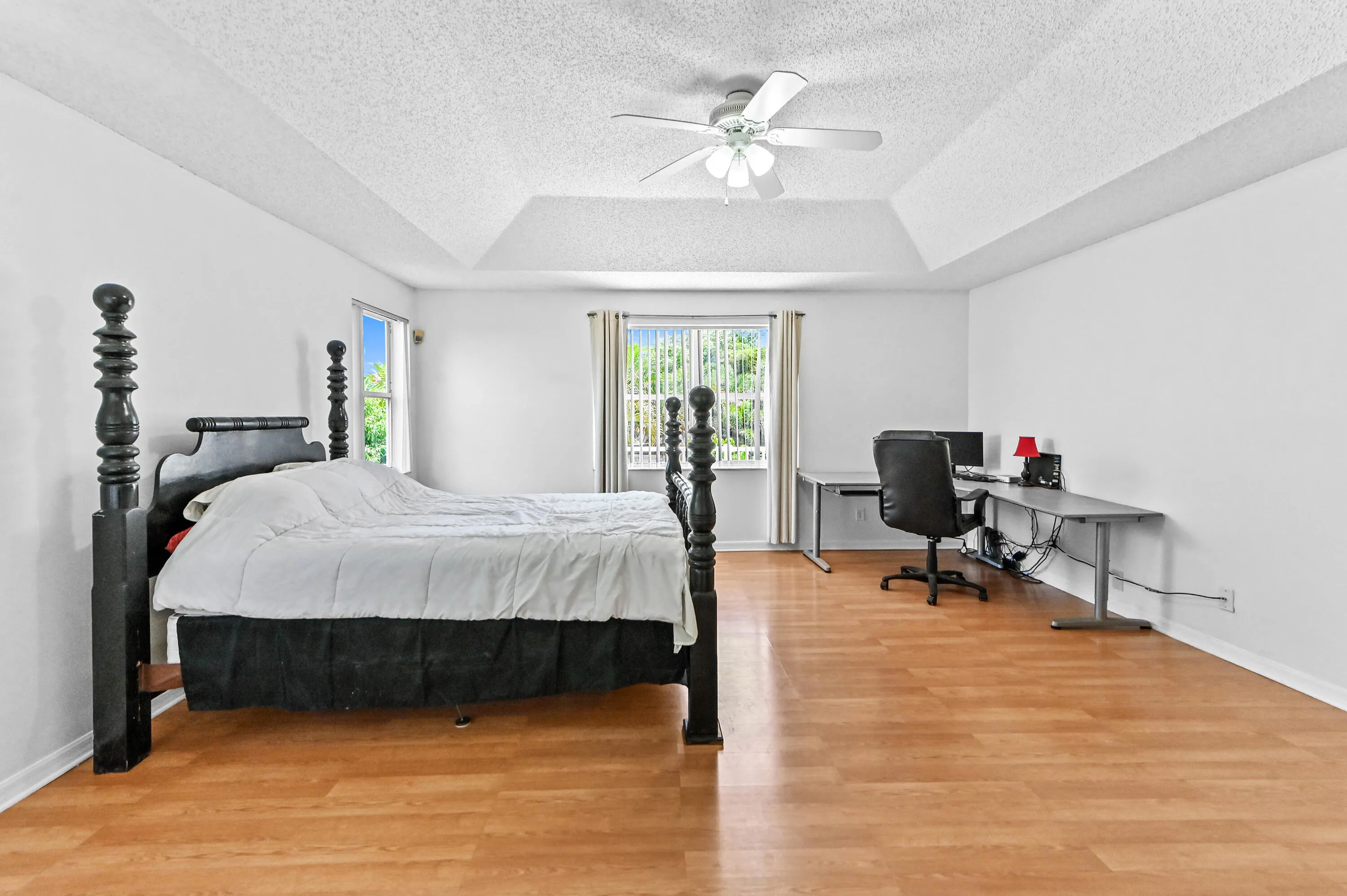32 Bedroom 09