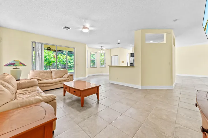 16 Living room 02