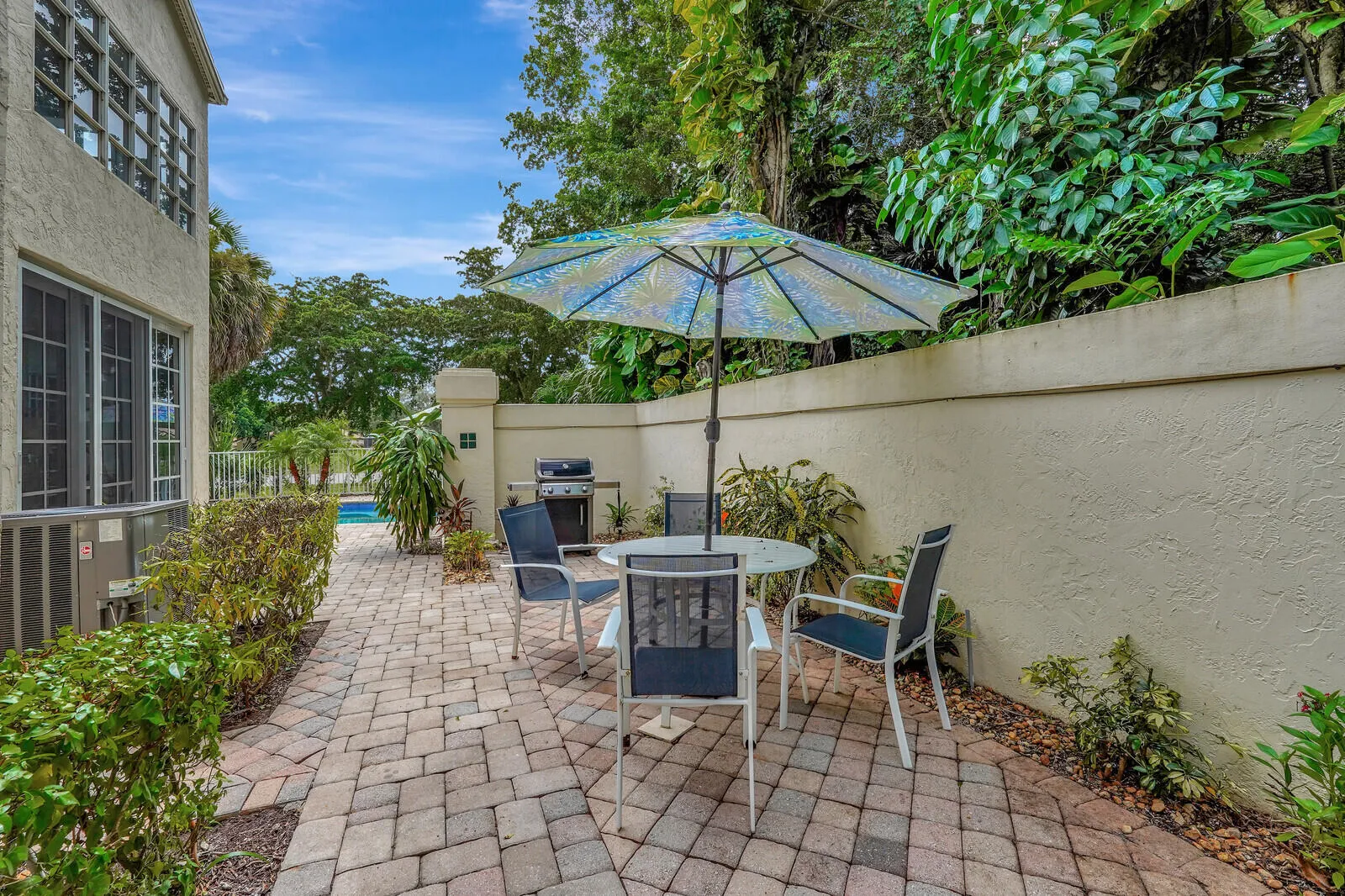PRIVATE PATIO