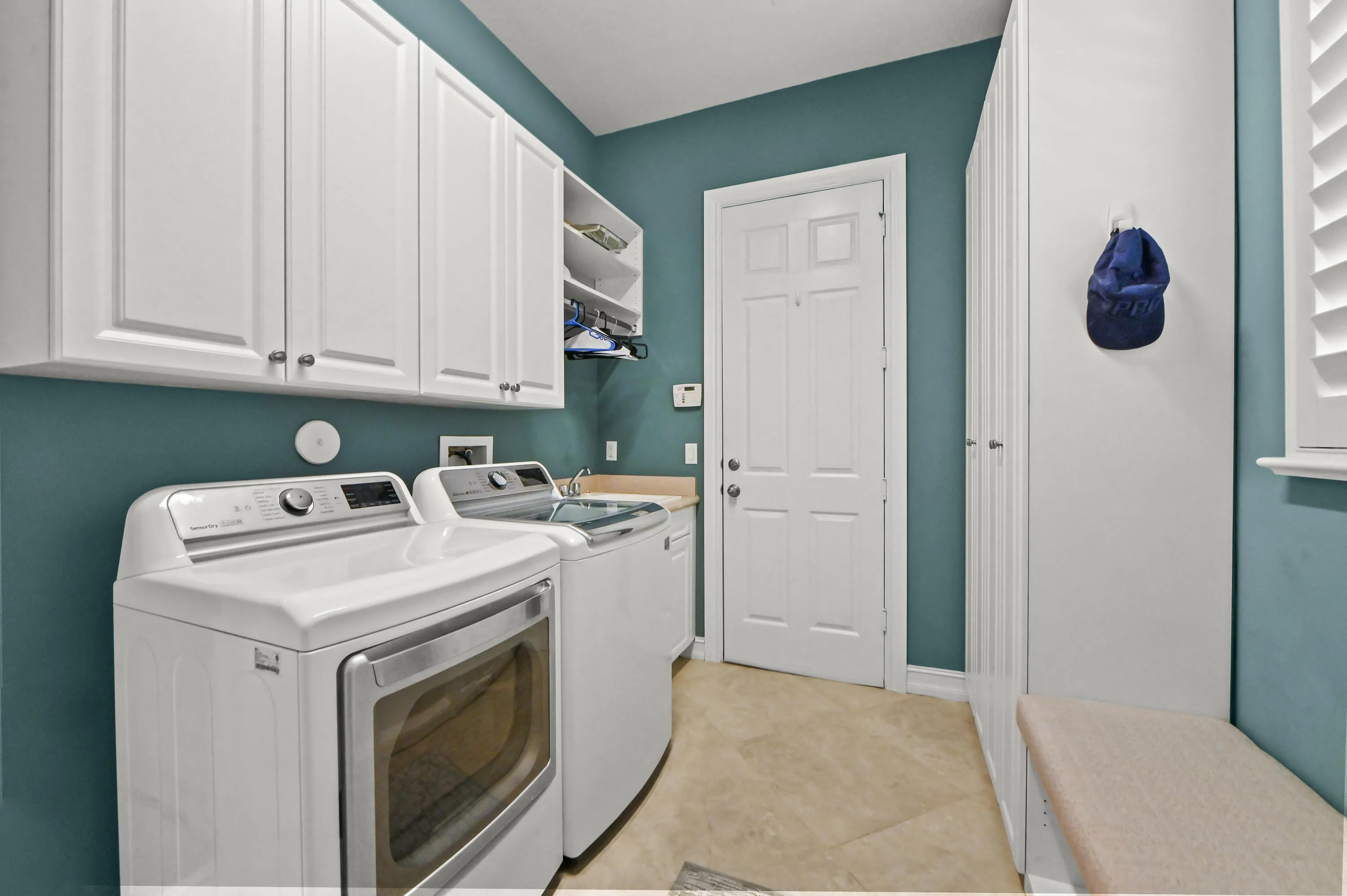 28 Laundry 01