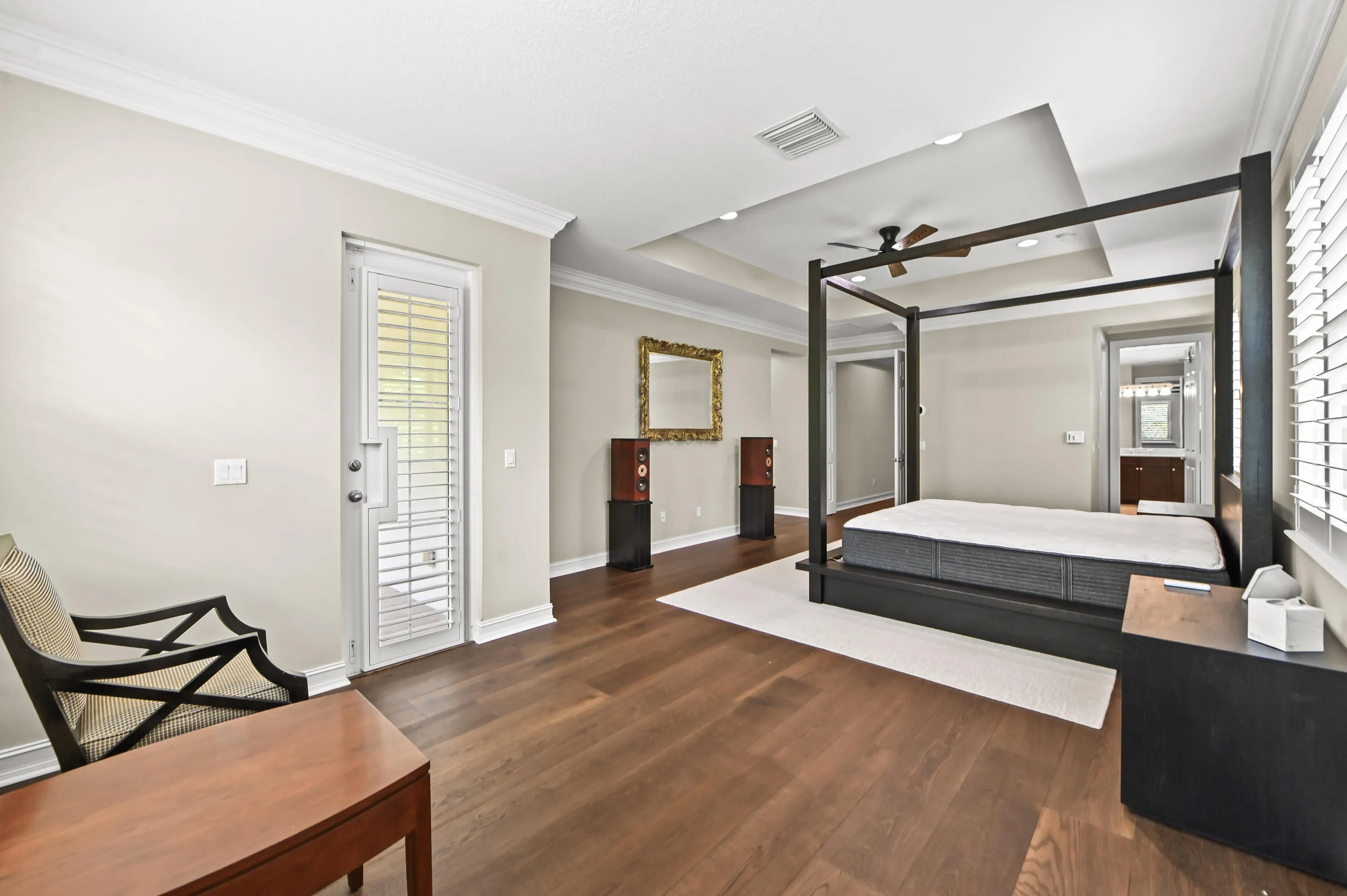 48 Bedroom 03