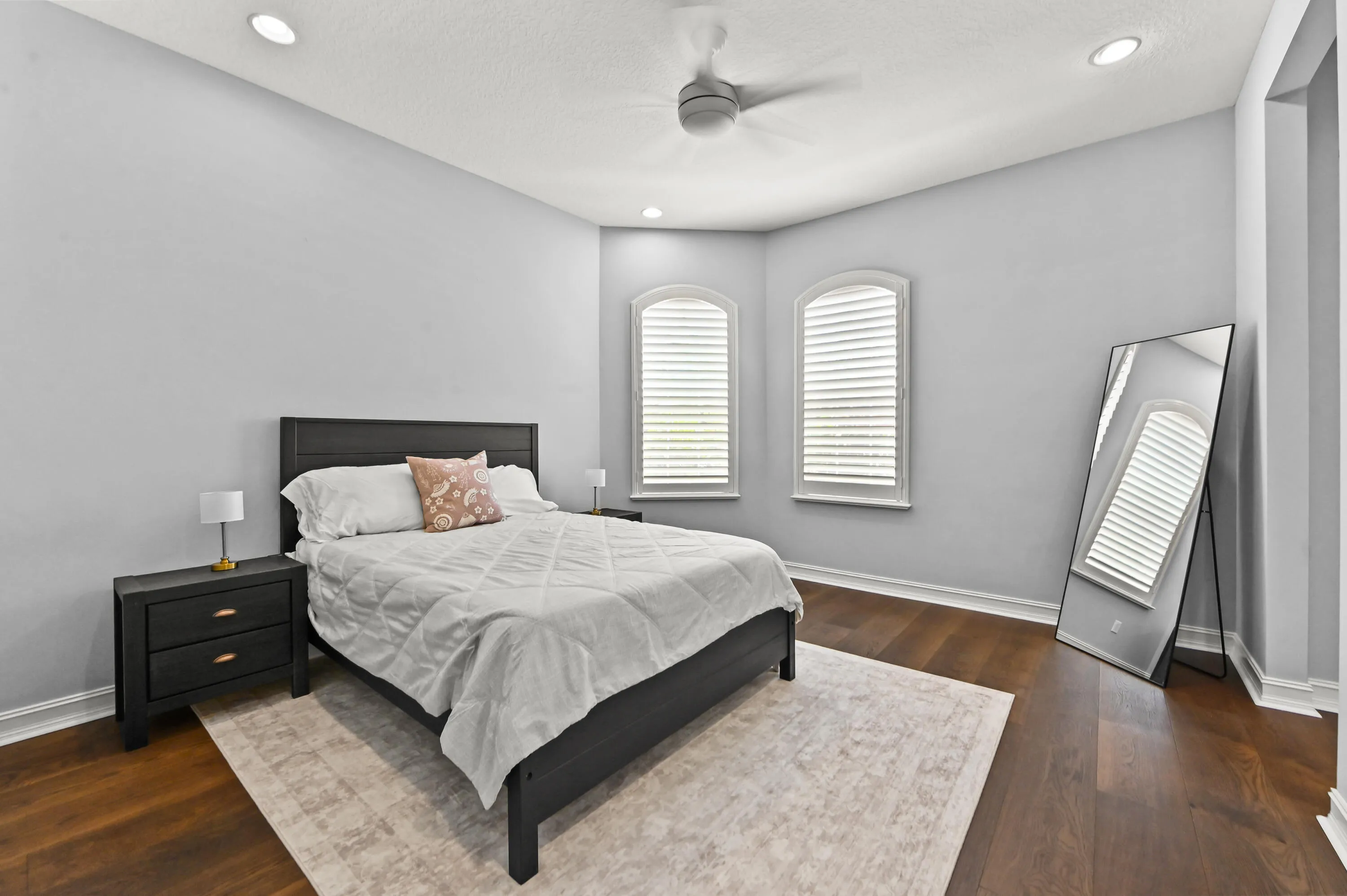 25 Bedroom 01