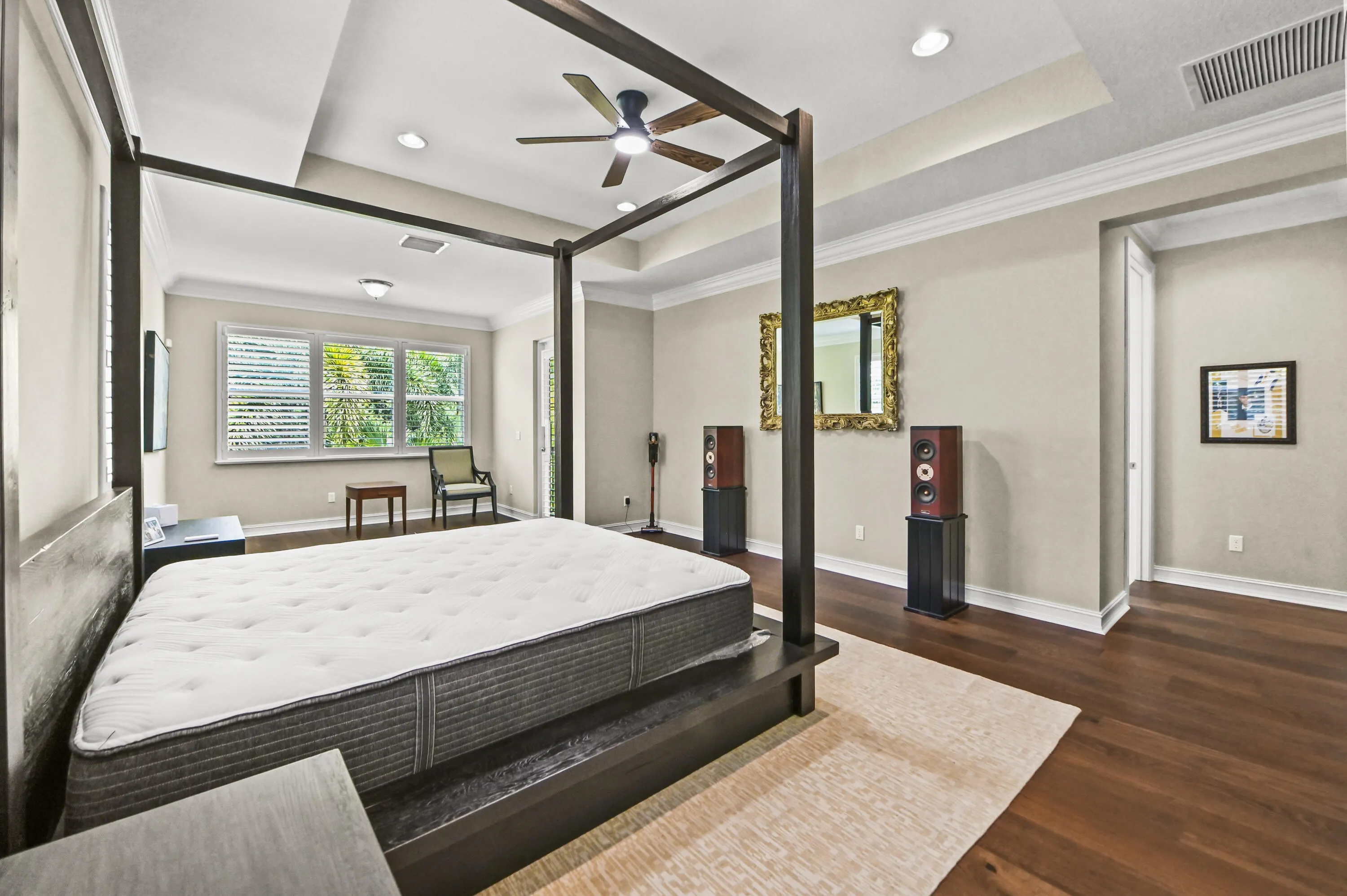 47 Bedroom 02