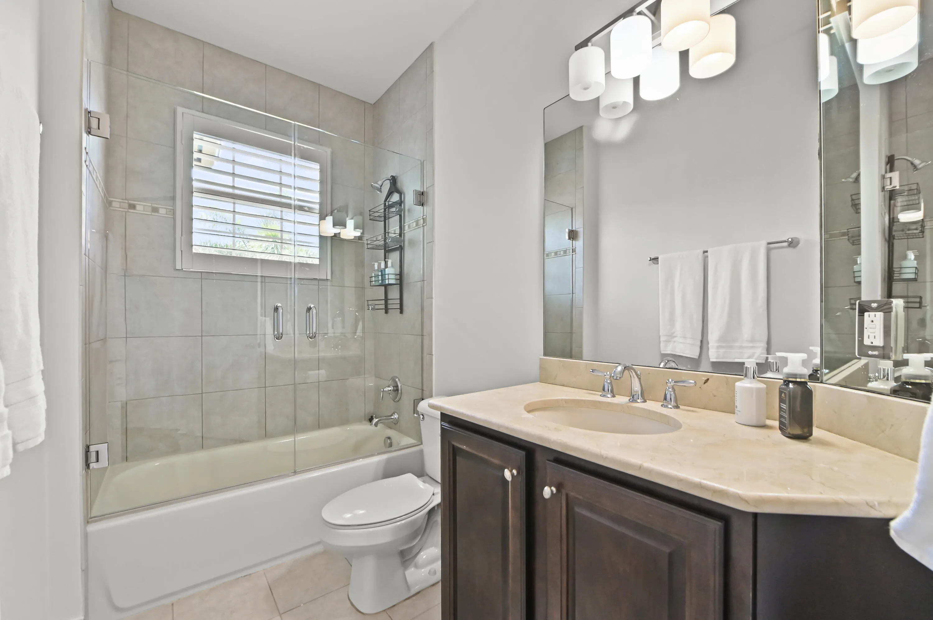 45 Bathroom 01