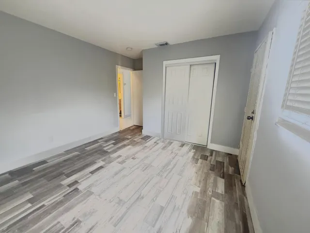 MLS_09_bedroom_door_view