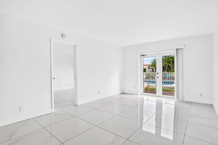 LIVING AREA-4