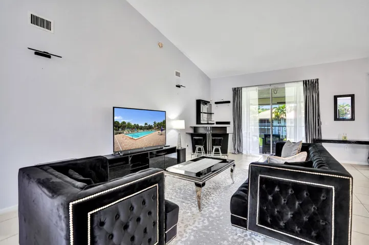 7669 Springwater - 20