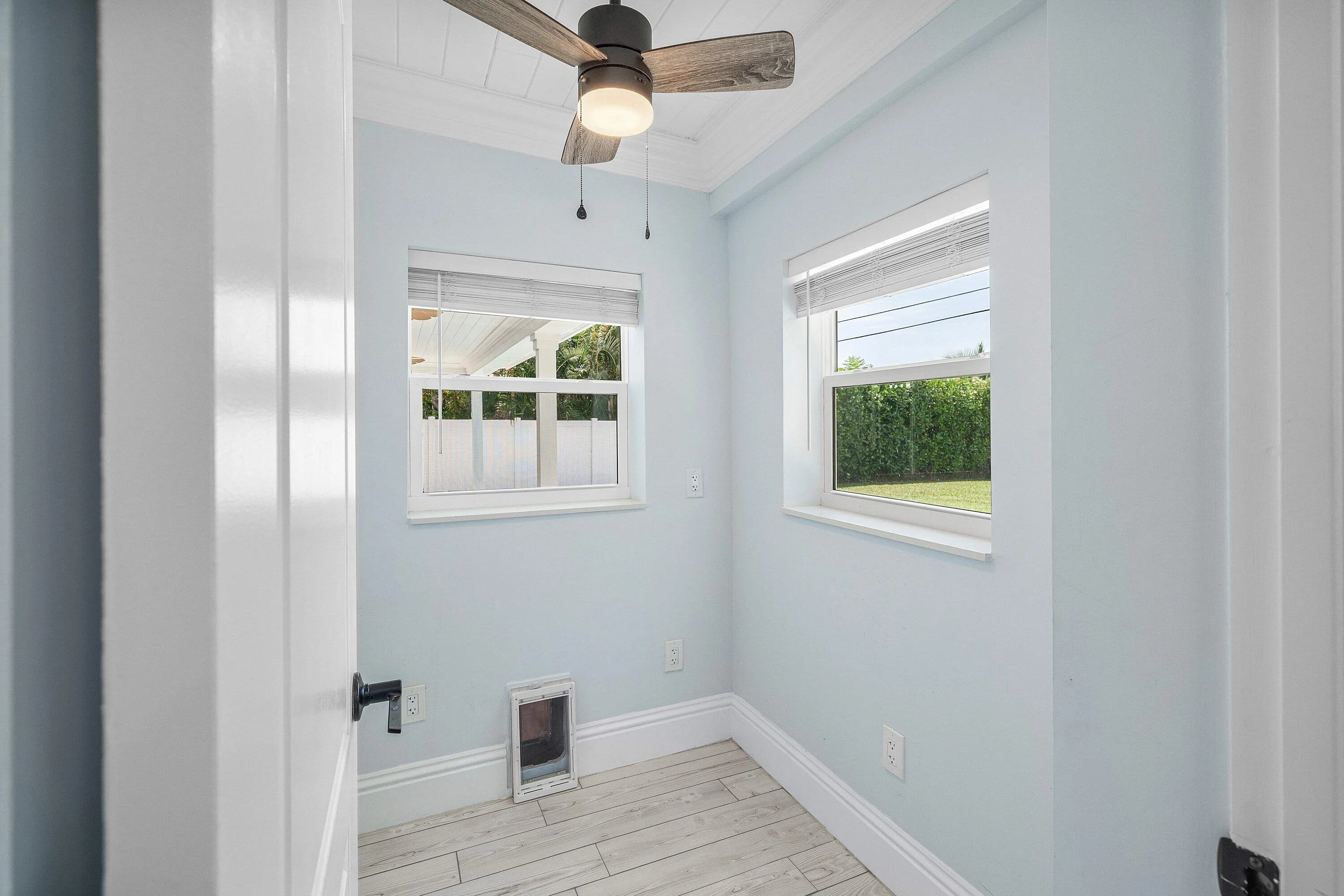 sitting room off primary