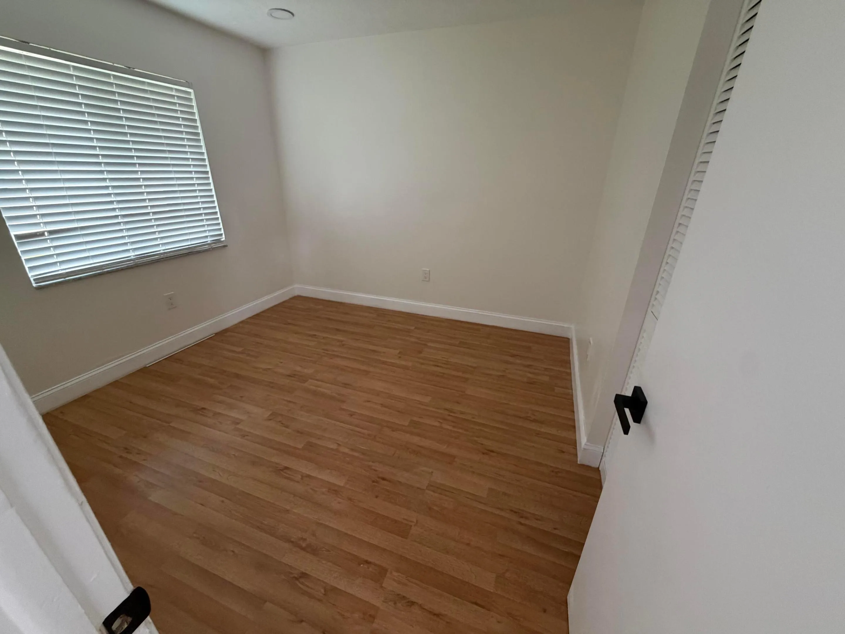 1st Bedroom Contd