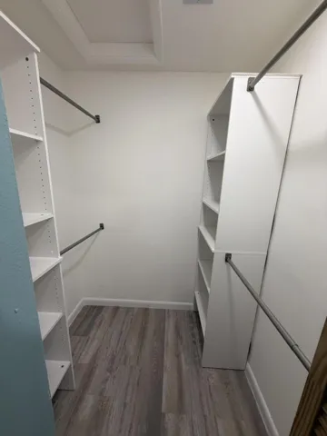 Main Bedroom Walk In Closet