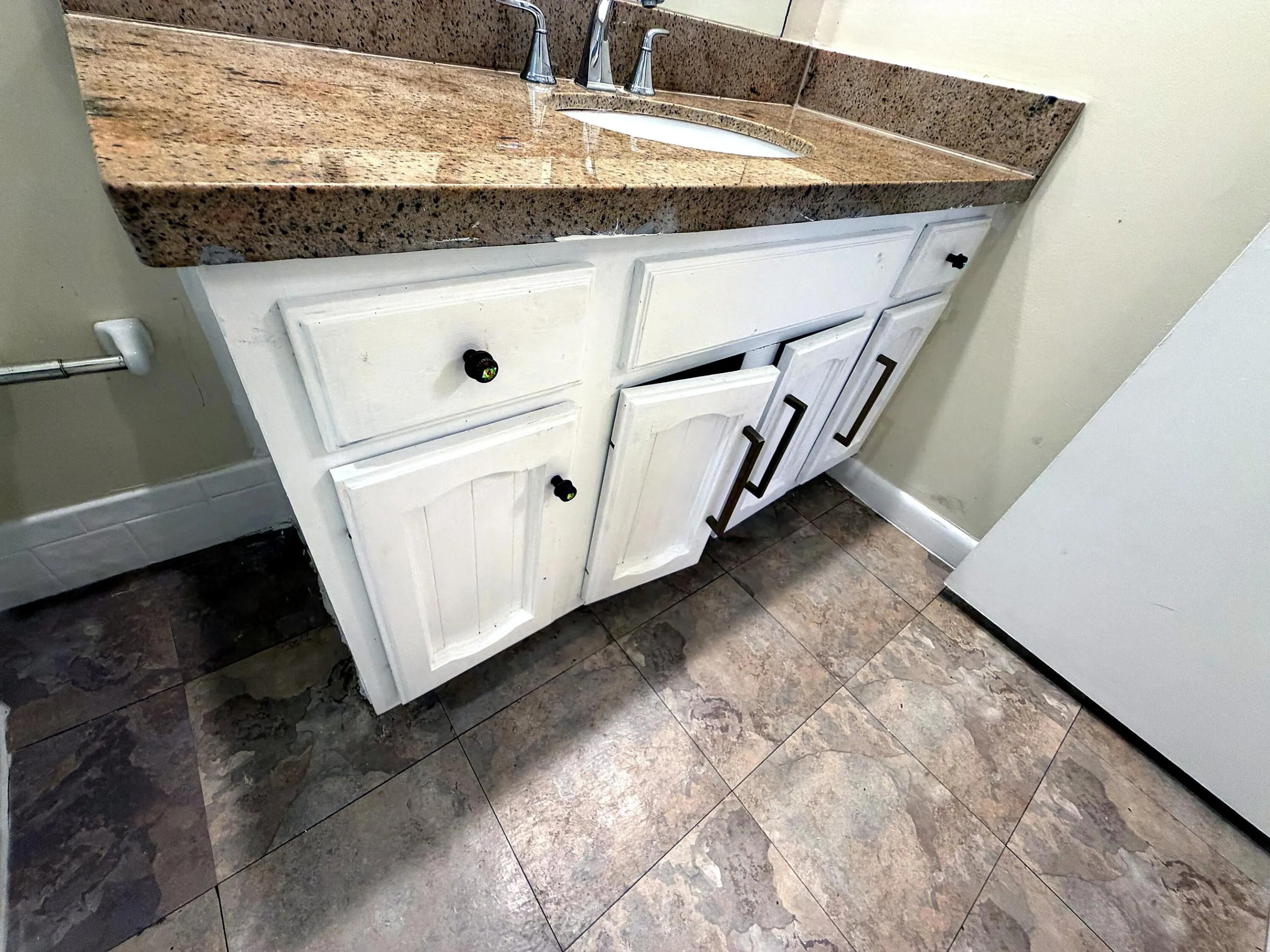 09 - Bathroom Vanity