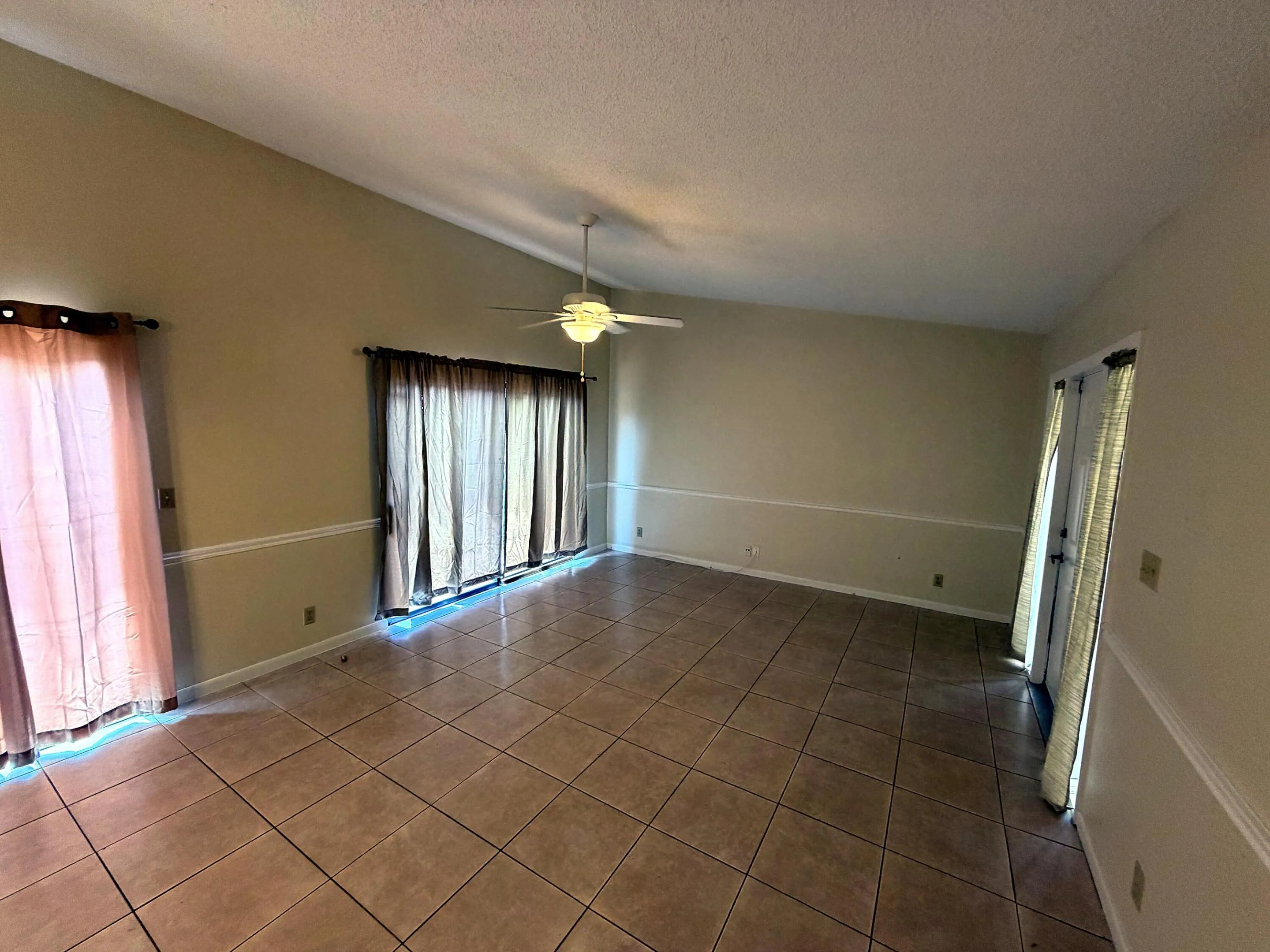 02 - Living Room 2