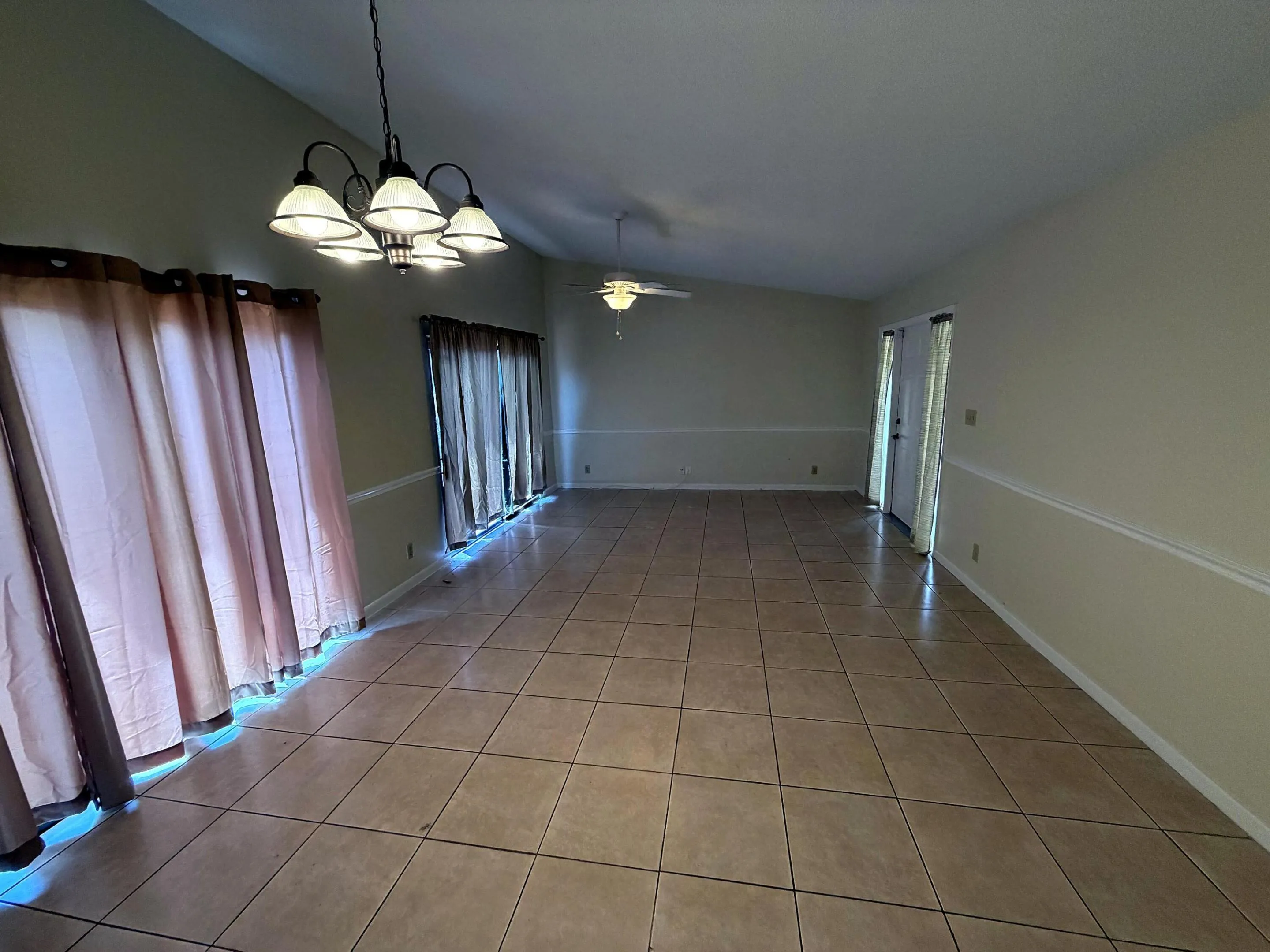 04 - Living Room Wide