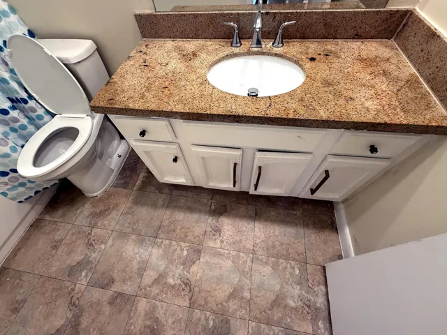 10 - Bathroom Vanity 2