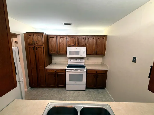 05 - Kitchen