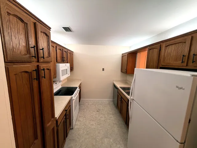 06 - Kitchen Wide