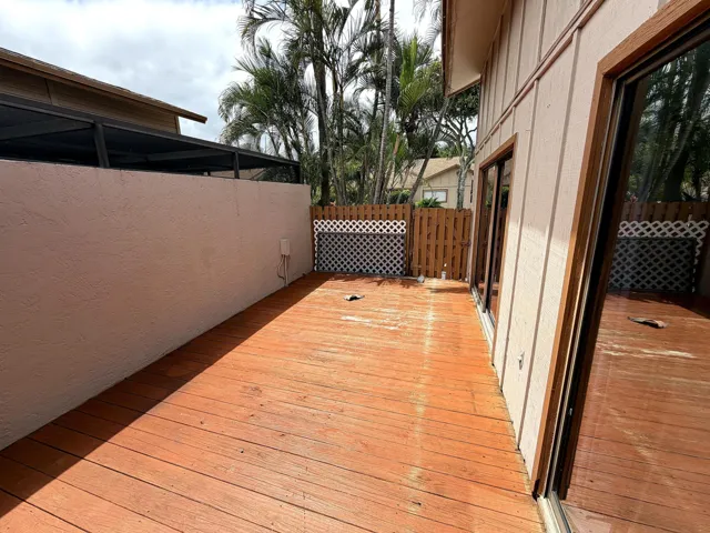 13 - Deck Patio
