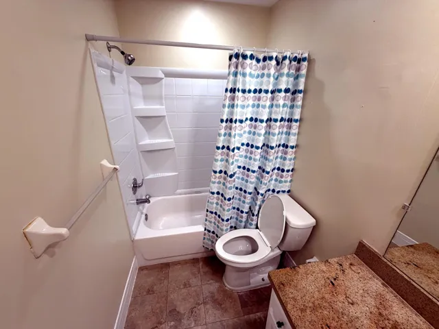 12 - Bathroom Tub