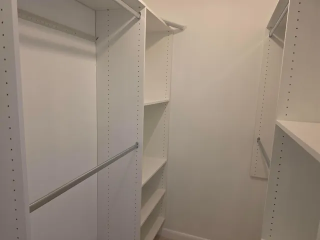 Master BR Fitted Closet