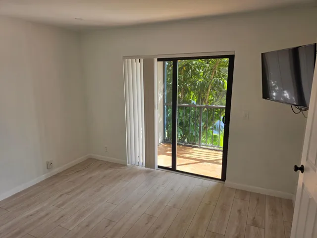 2nd Bedroom & Wall Mounted TV