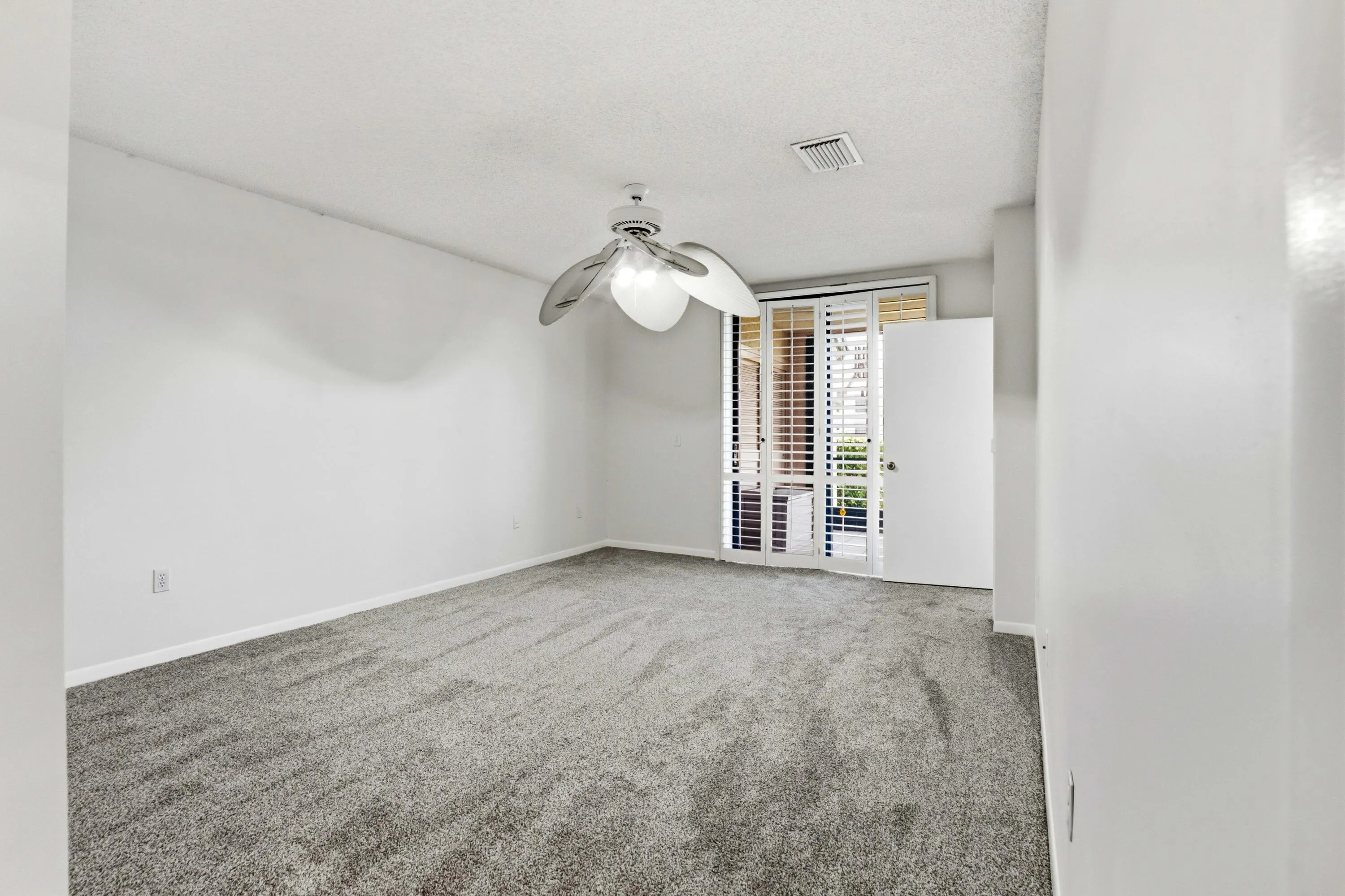 5226 Europa Dr unit _021