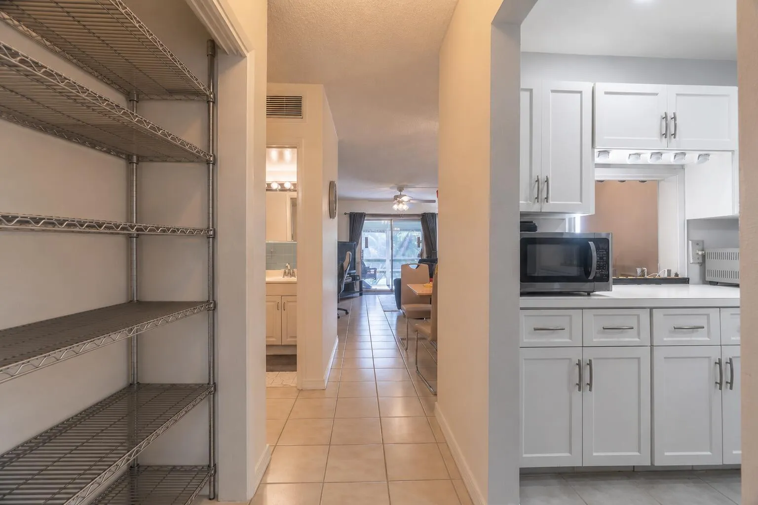 entry way virutally staged