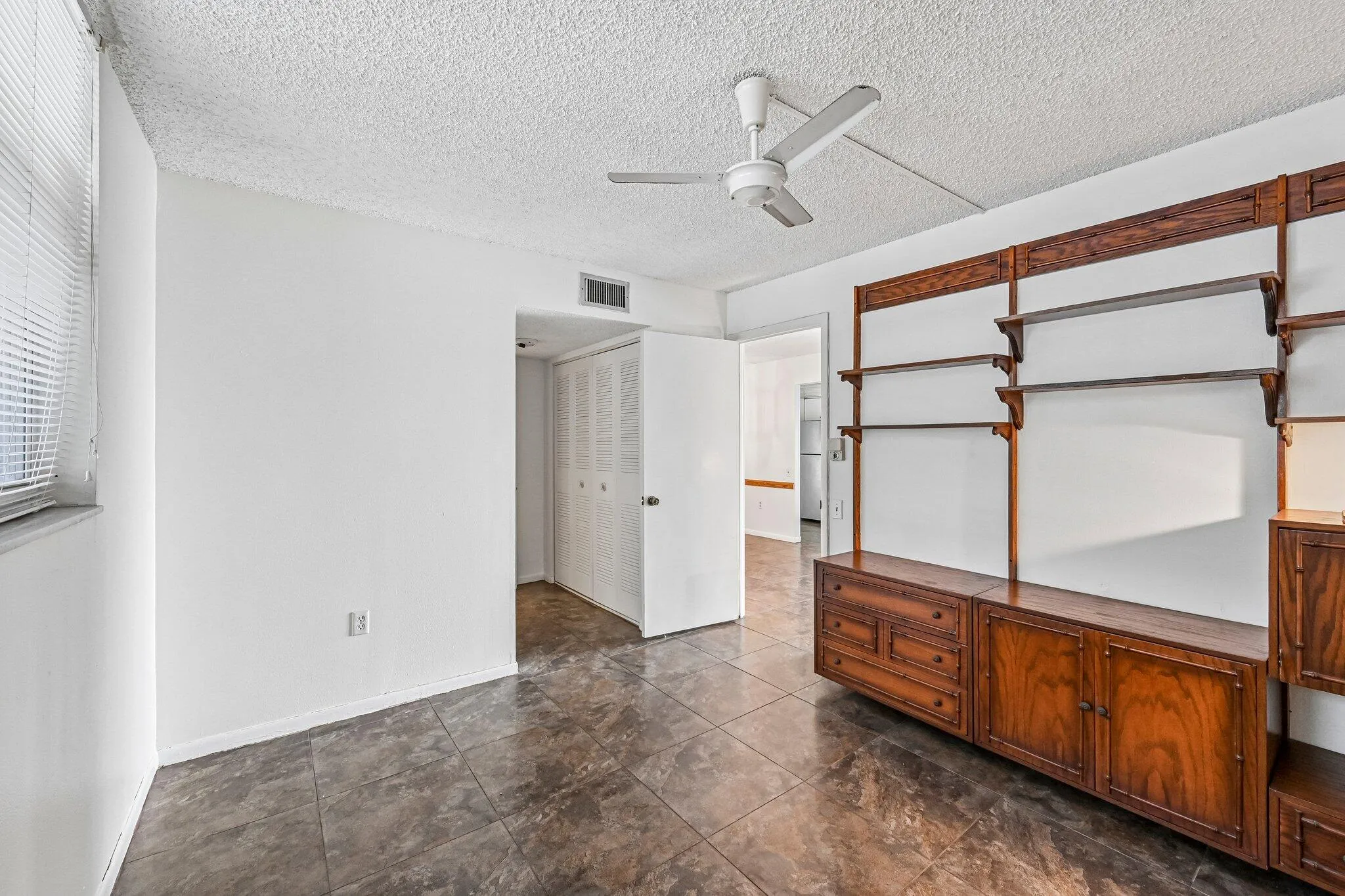 24-web-or-mls-Lime Bay Blvd 103-S2107-02