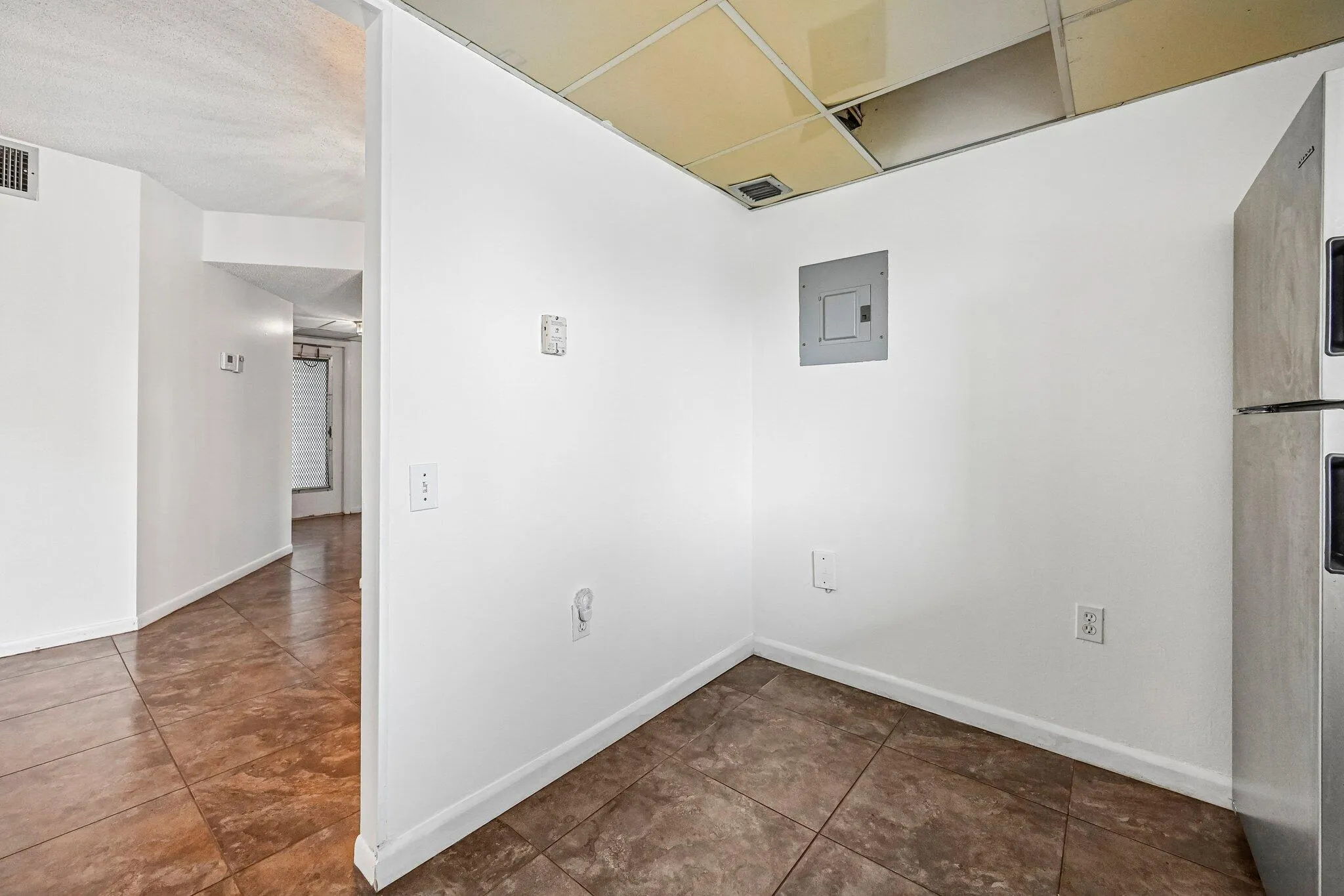 14-web-or-mls-Lime Bay Blvd 103-S2107-01