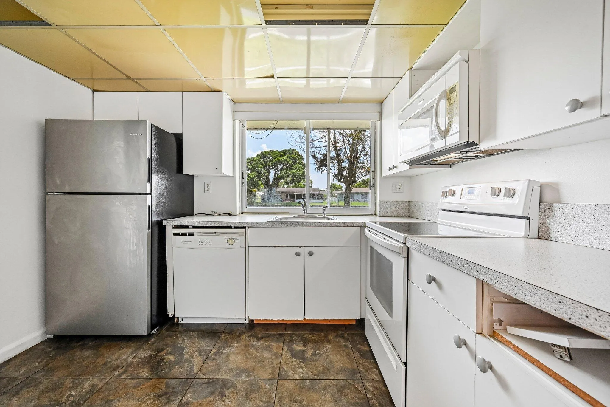 15-web-or-mls-Lime Bay Blvd 103-S2107-01