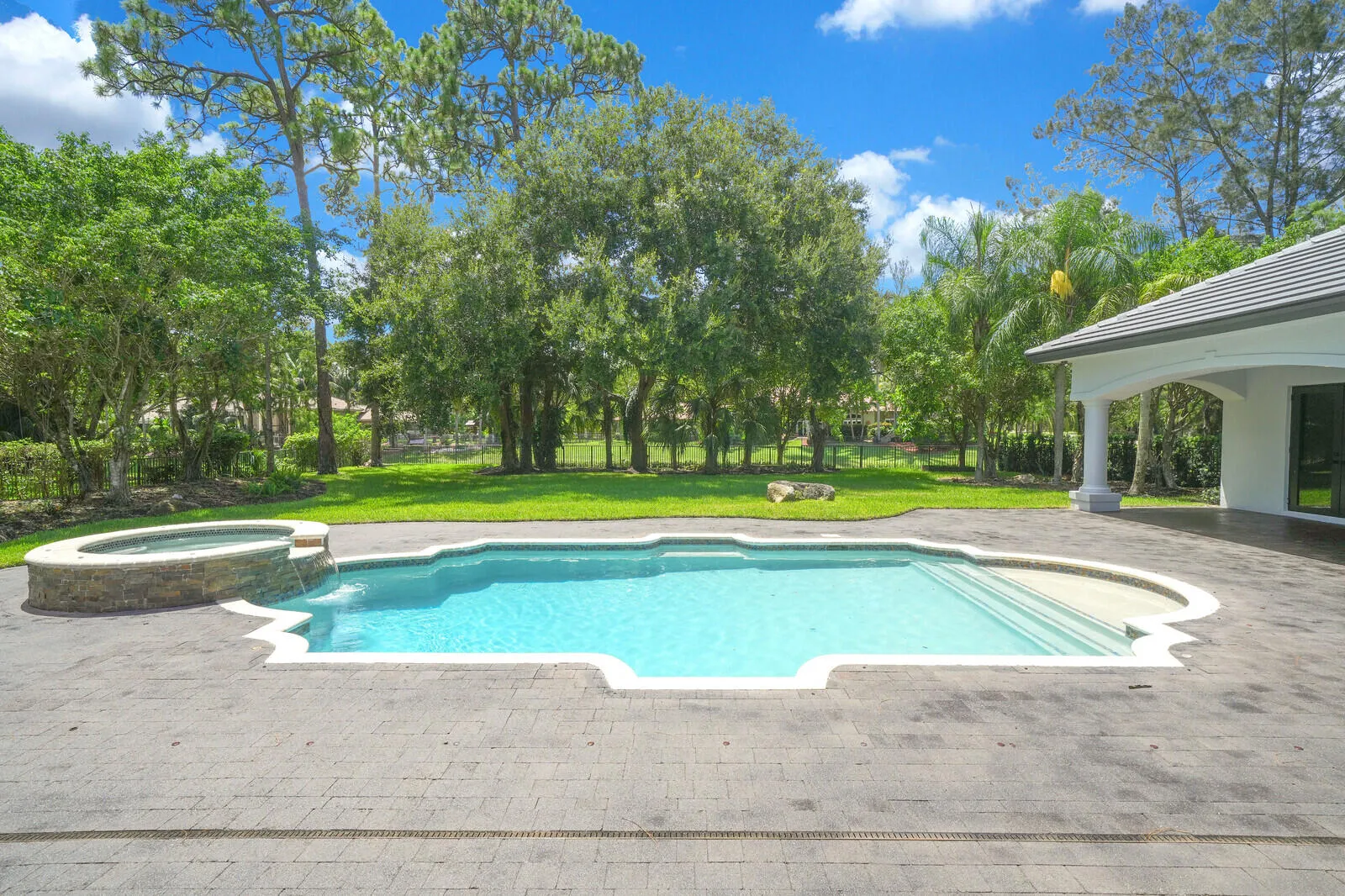 Property photo 73