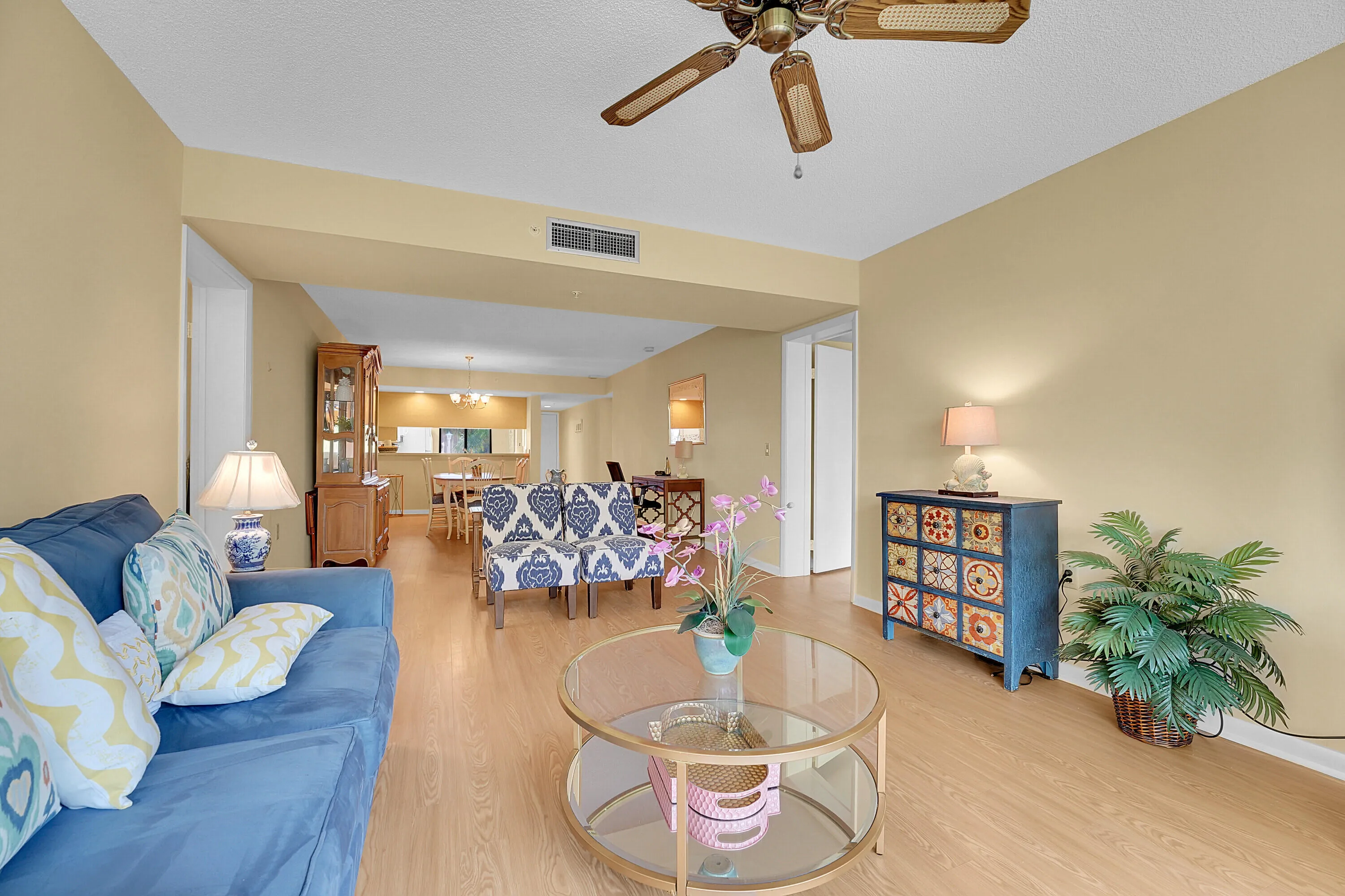LIVING TO DINING AREA