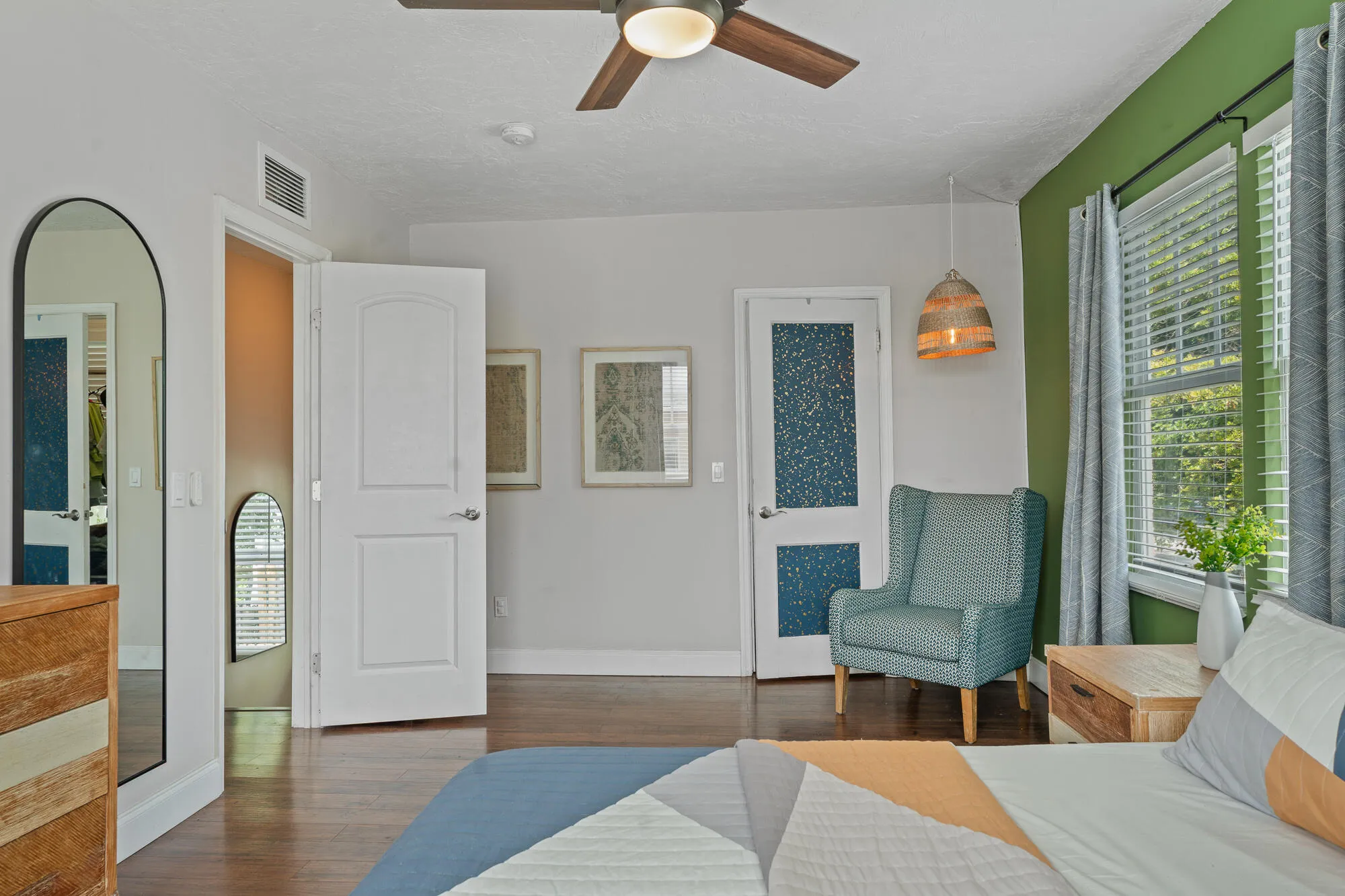 Upstairs main bedroom