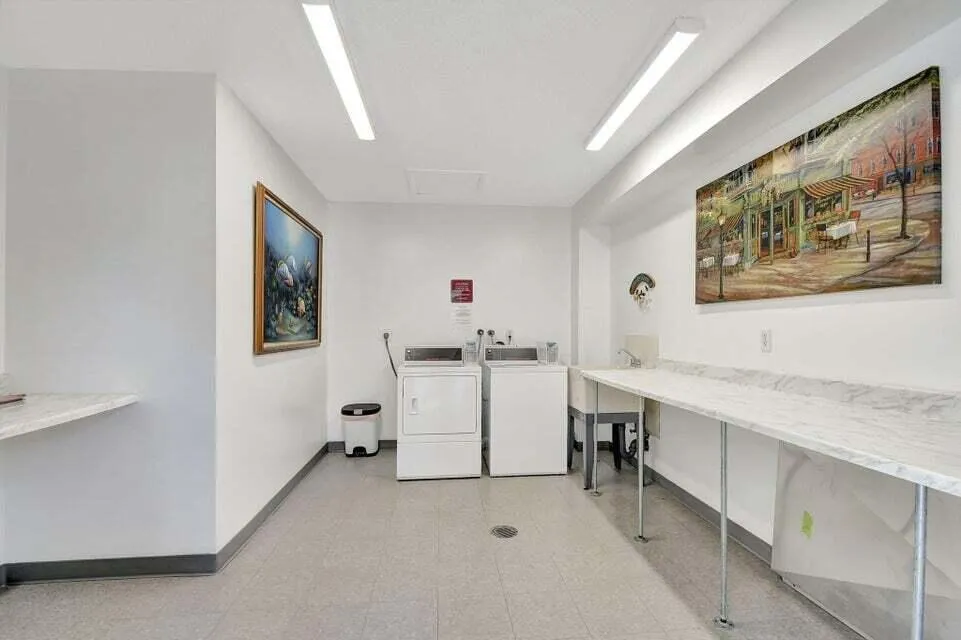 SP Laundry Room2024100514591404780300000