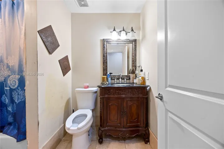 Second bathroom.