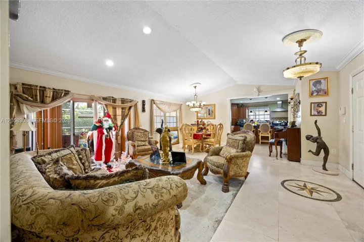Living/Dining area.