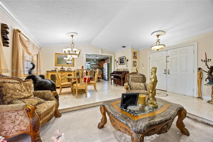 Living/Dining area.