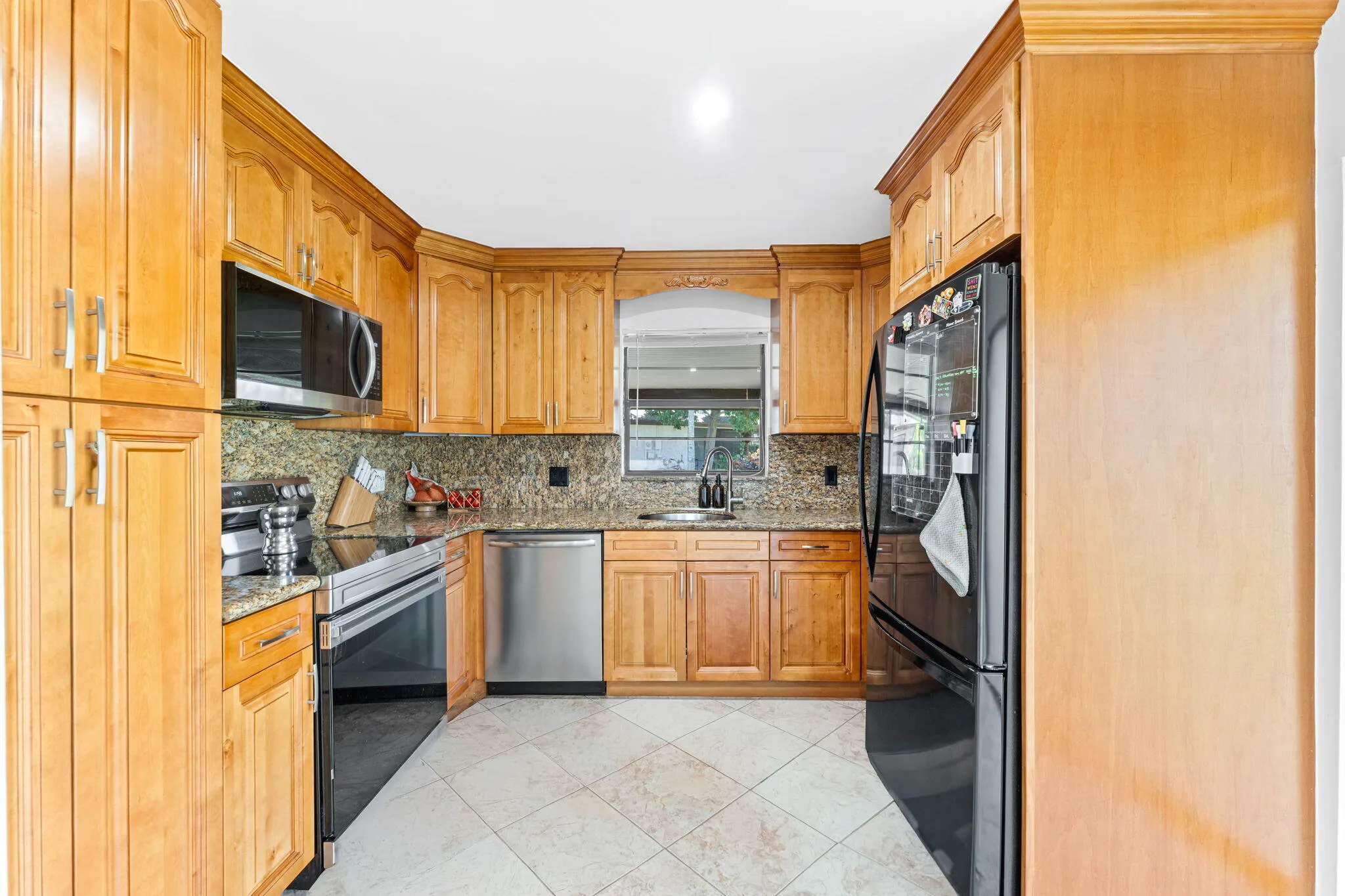 18-web-or-mls-7811 Beechfern Cir-18