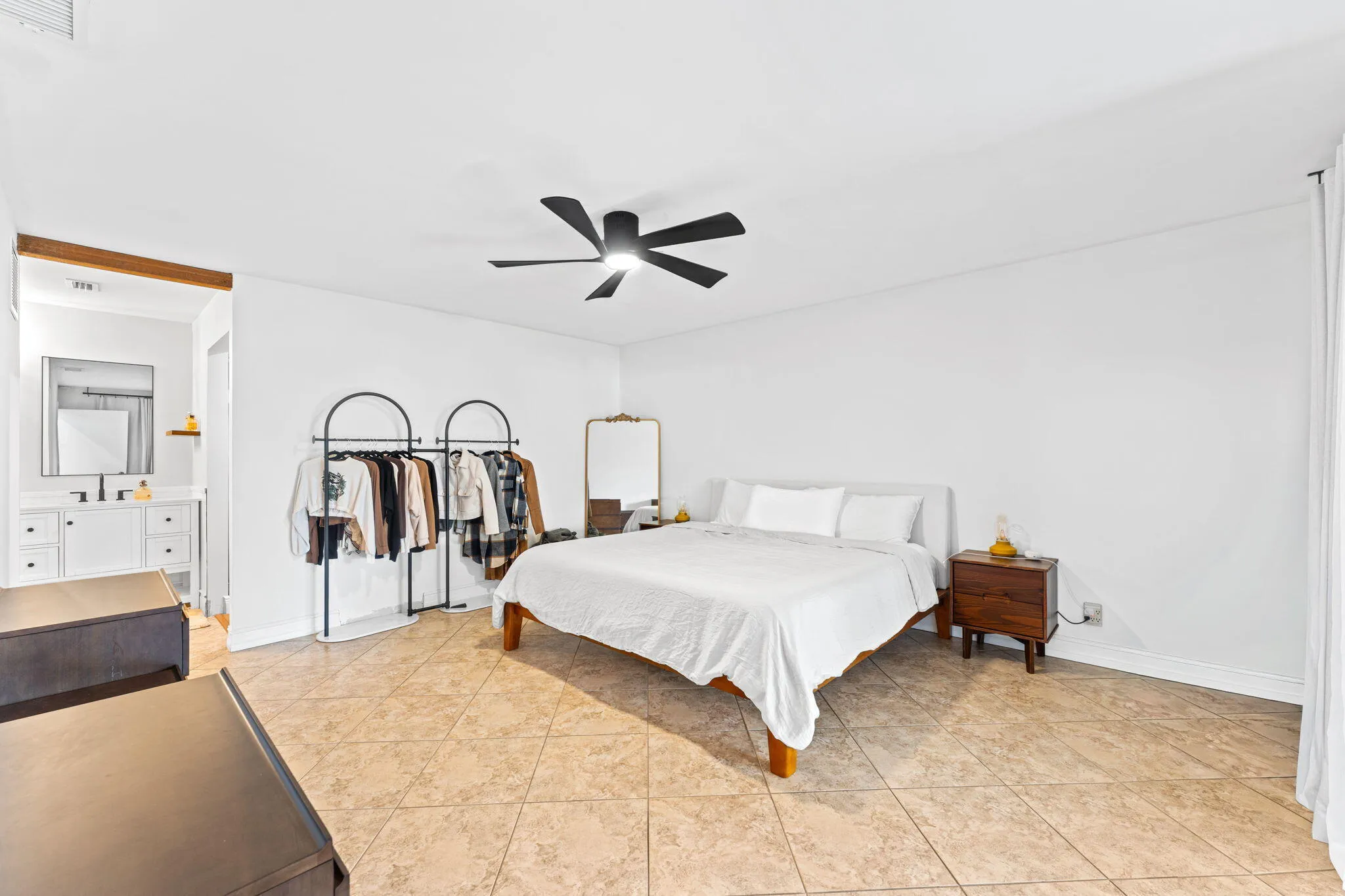 18-web-or-mls-7811 Beechfern Cir-18