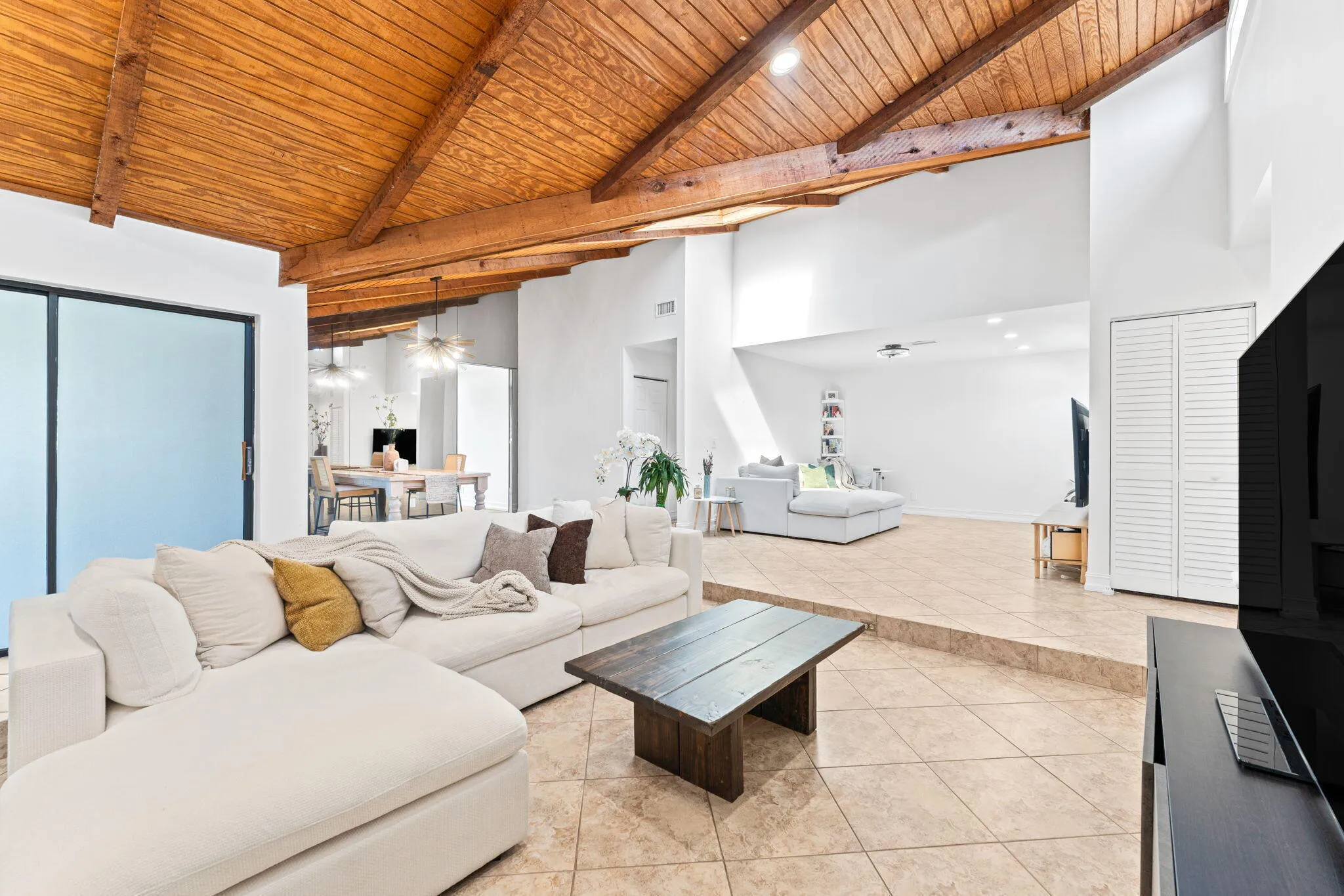 11-web-or-mls-7811 Beechfern Cir-11