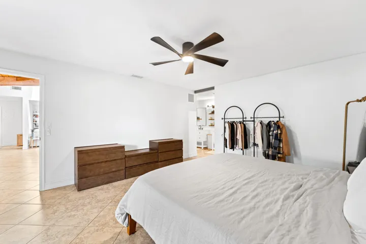19-web-or-mls-7811 Beechfern Cir-19