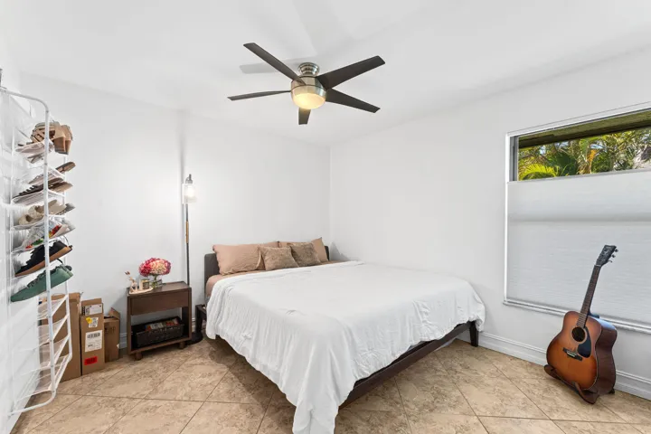 24-web-or-mls-7811 Beechfern Cir-24