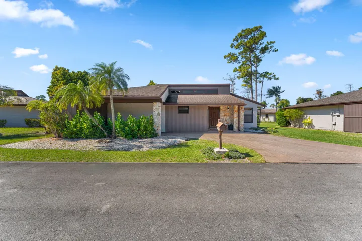 25-web-or-mls-7811 Beechfern Cir-25