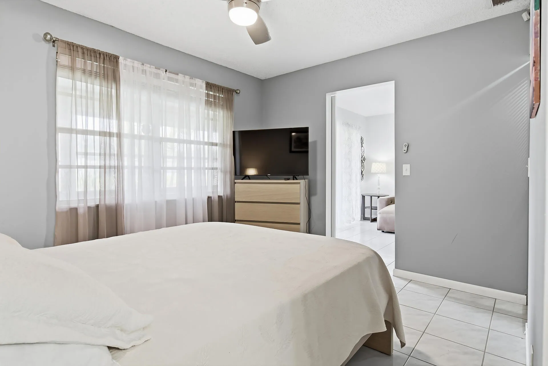 232-LAKE-MERYL-DRIVE-33411-024