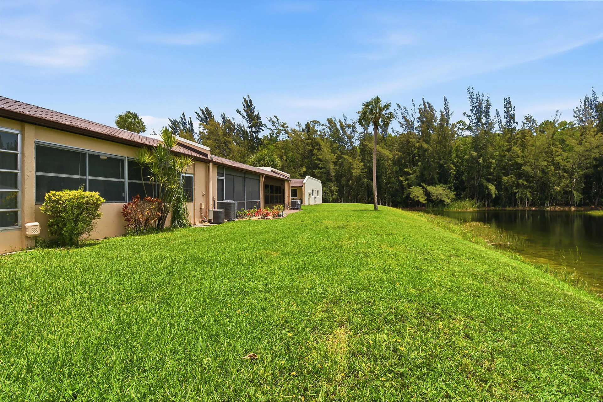 232-LAKE-MERYL-DRIVE-33411-011