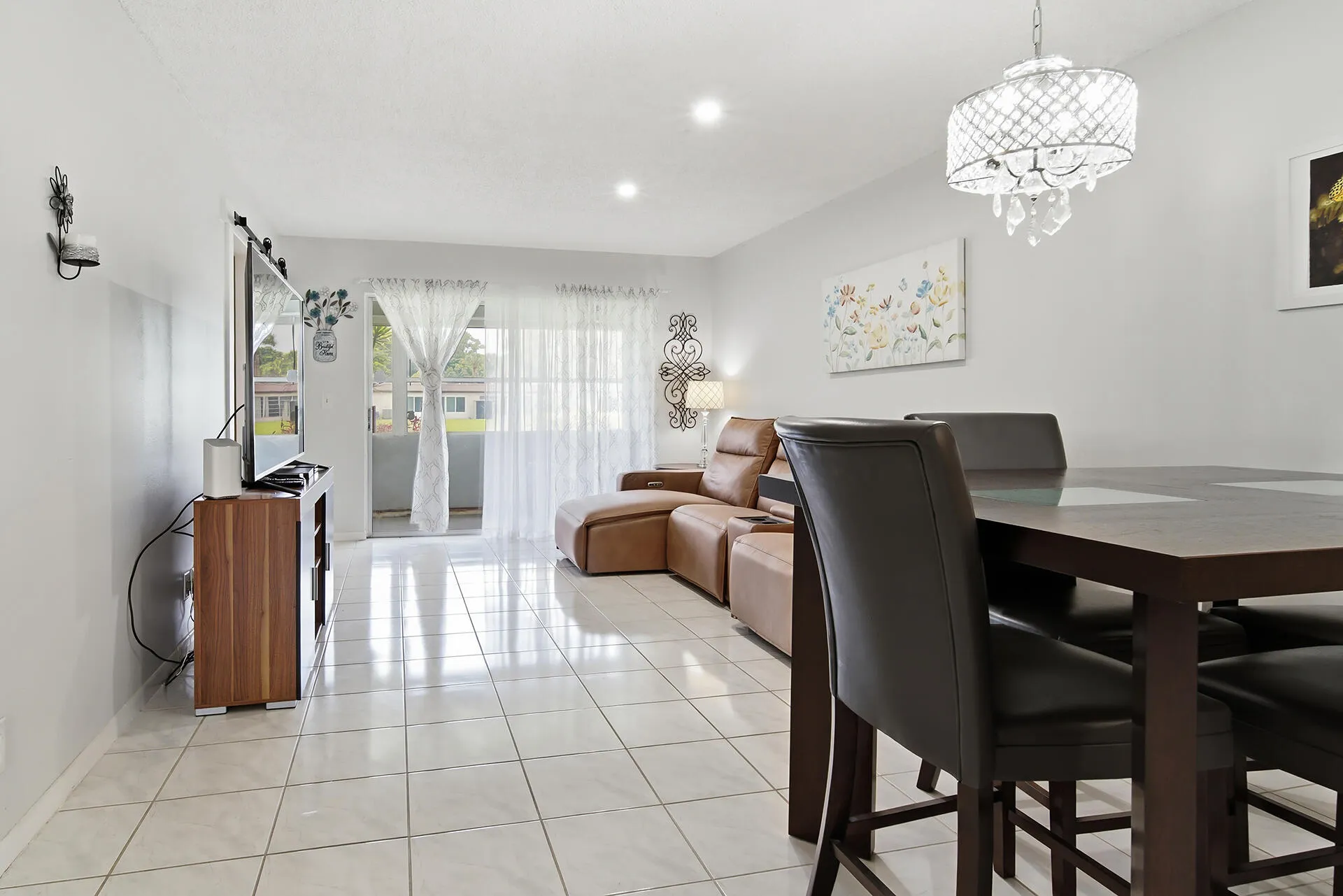 SPACIOUS OPEN FLOOR PLAN